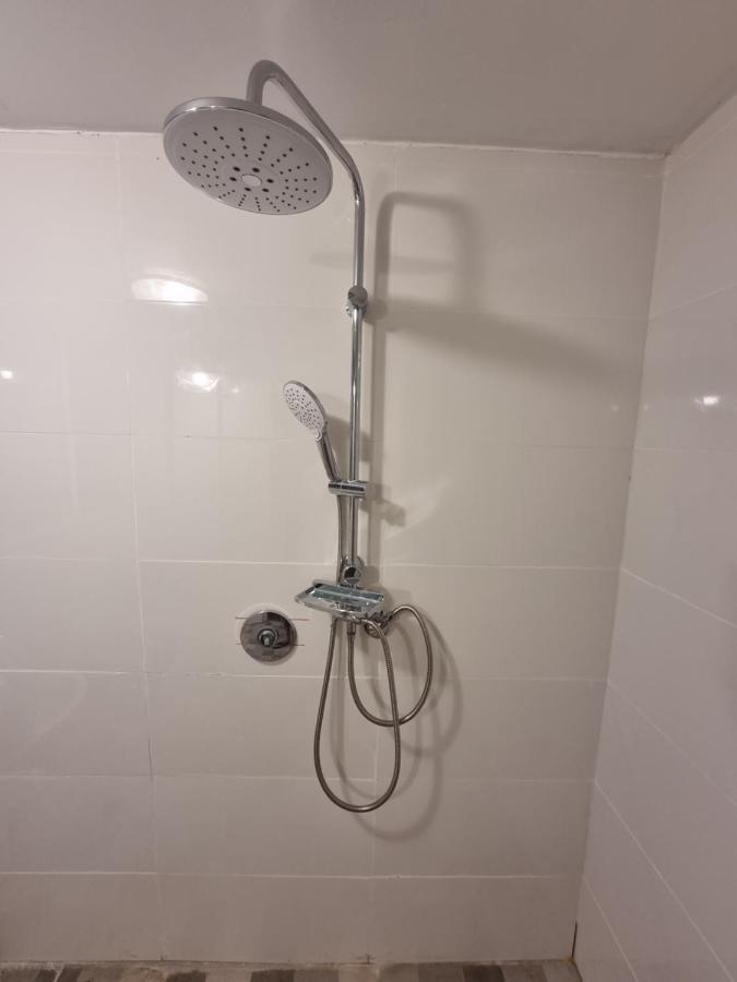 Ferienwohnung הברון Baron Rischon LeZion Exterior foto
