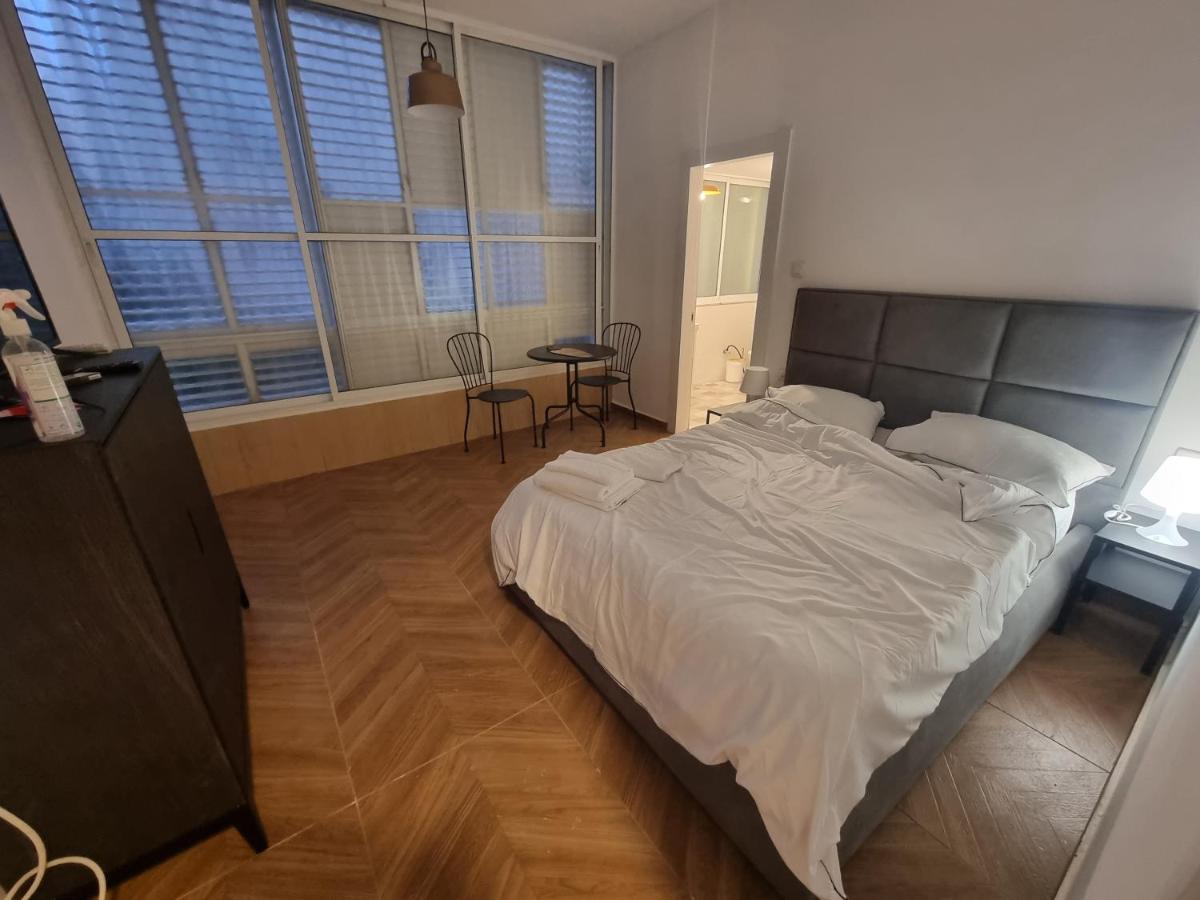 Ferienwohnung הברון Baron Rischon LeZion Exterior foto