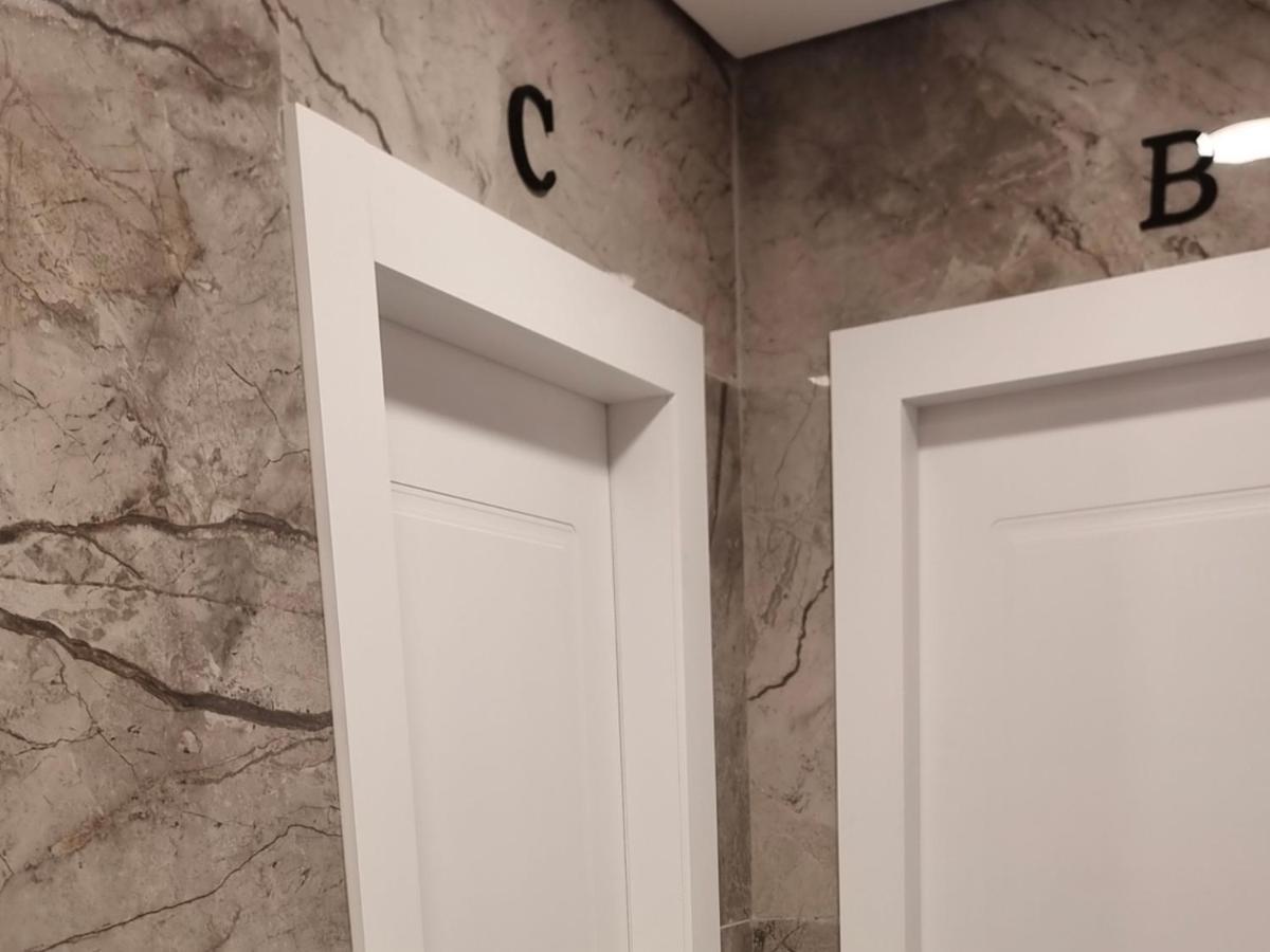 Ferienwohnung הברון Baron Rischon LeZion Exterior foto